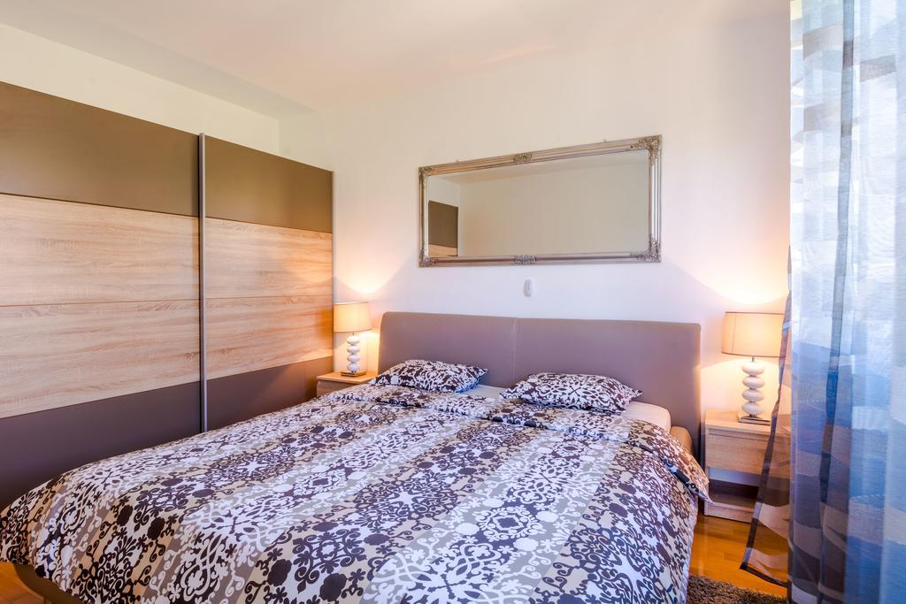Magis Apartment สปลิท ภายนอก รูปภาพ