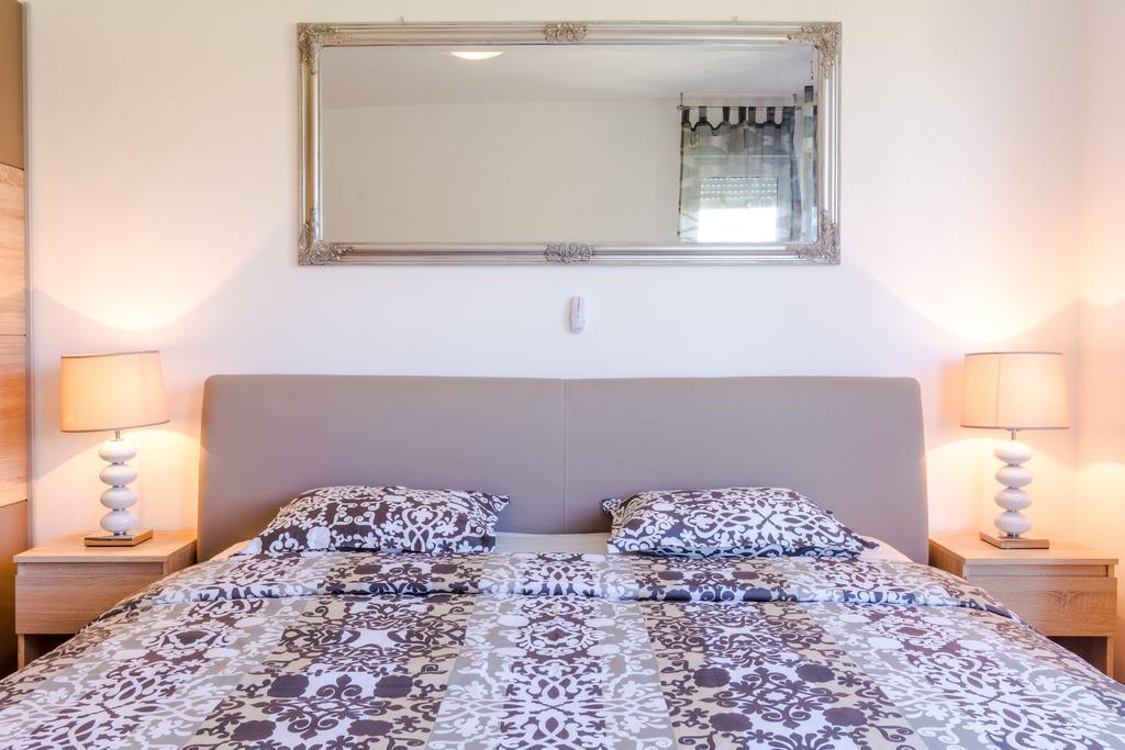 Magis Apartment สปลิท ภายนอก รูปภาพ